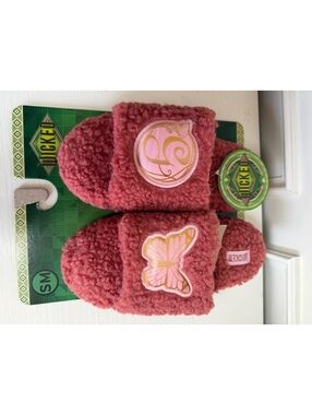 Ladies Wicked Fuzzy Slippers in Size Small, Cozy Pink with Glenda Emblem